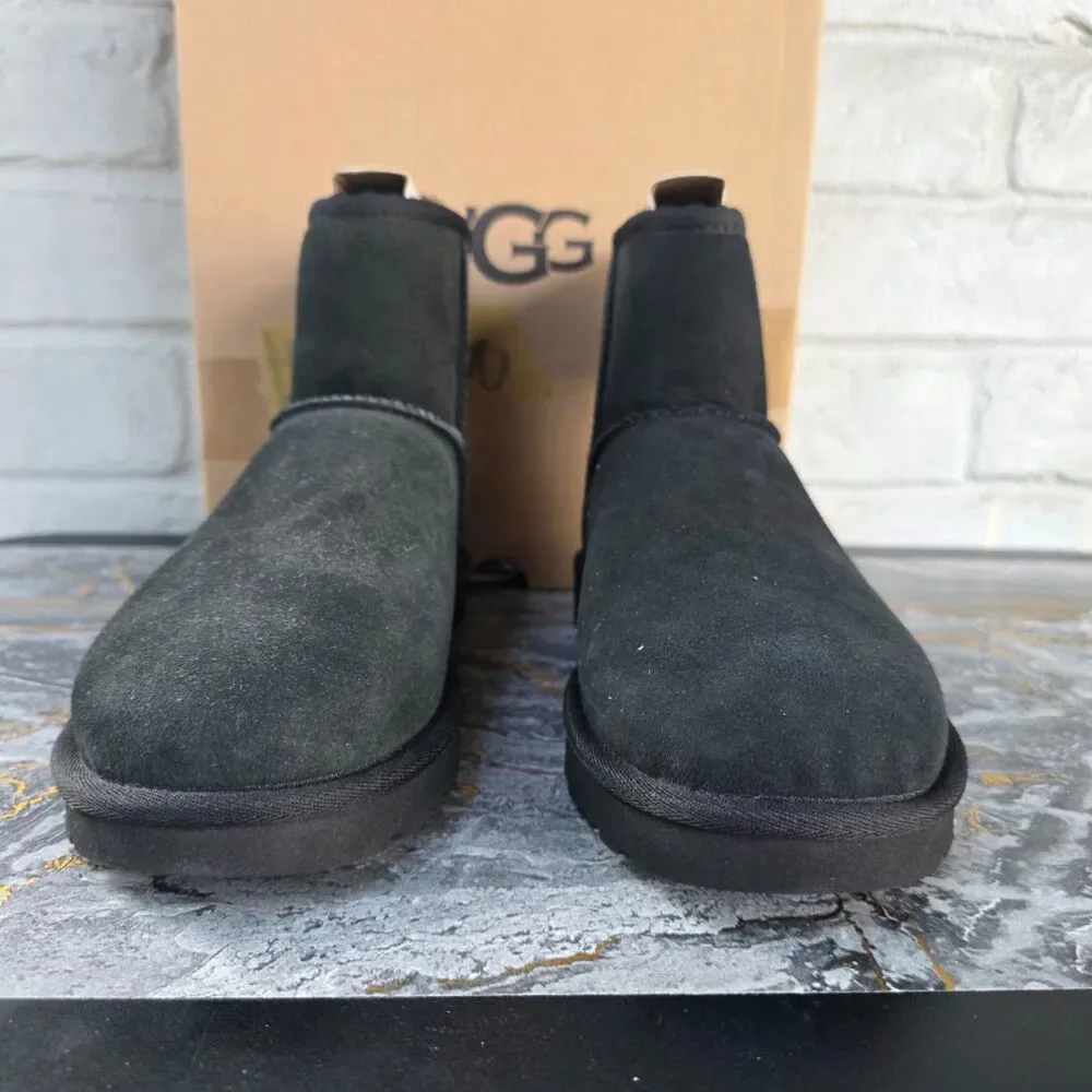 UGG Women's Classic Mini II Boots Black Suede Size 9 New In Box